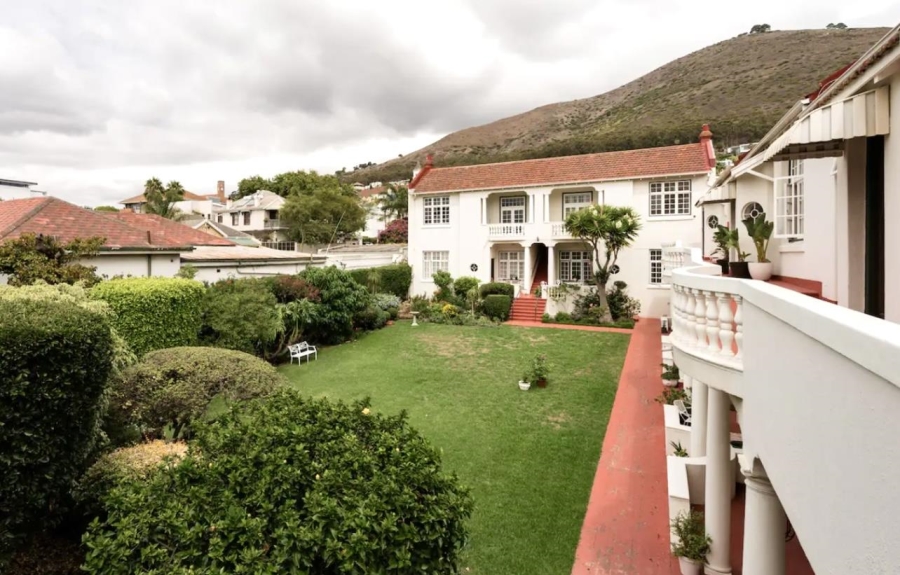 2 Bedroom Property for Sale in Green Point Western Cape